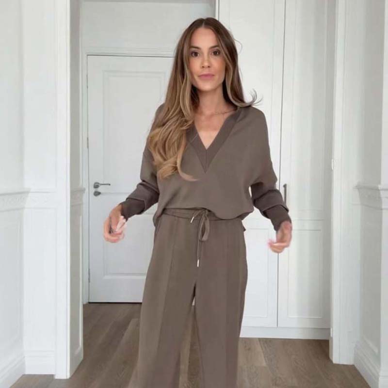 💥Nyhet 50 % rabatt – Chic brunt casual-set för damer: topp med V-ringning och byxor med dragsko