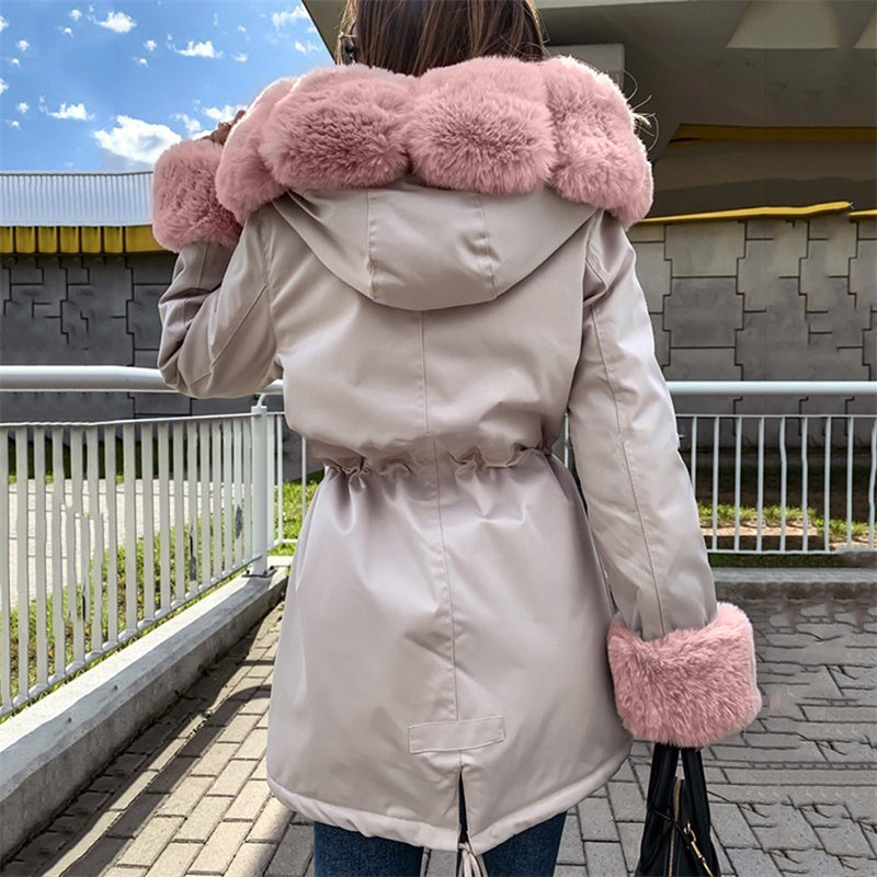 Parkajacka för damer med avtagbar fluffig kant