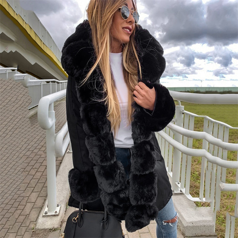 Parkajacka för damer med avtagbar fluffig kant